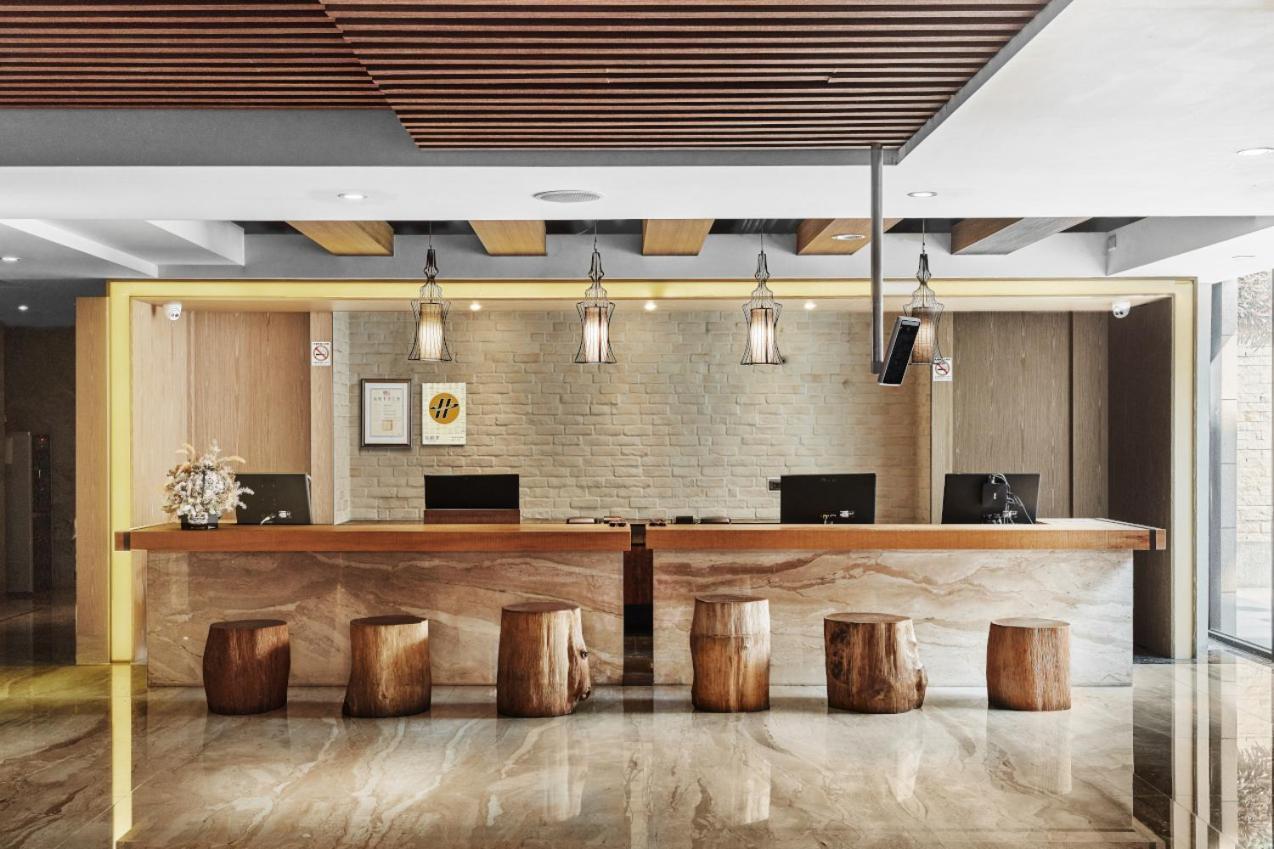 Lan Kwai Fong Garden Hotel Chiayi Extérieur photo