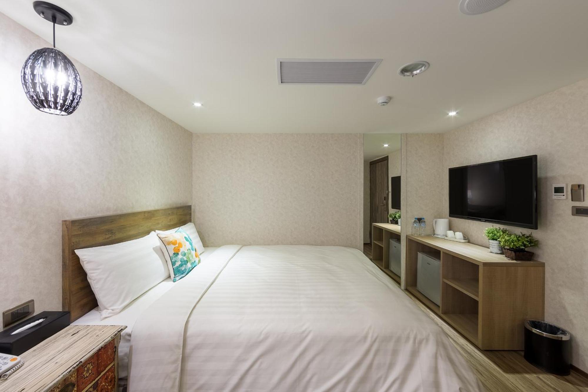 Lan Kwai Fong Garden Hotel Chiayi Extérieur photo
